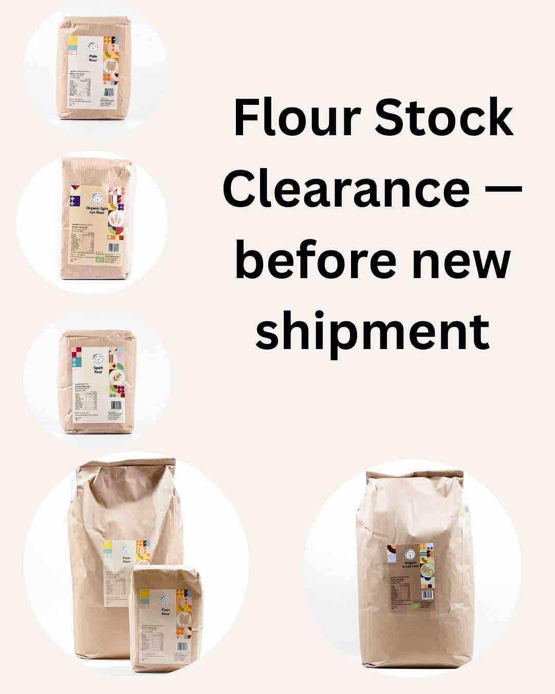 Set of organic and non organic flour