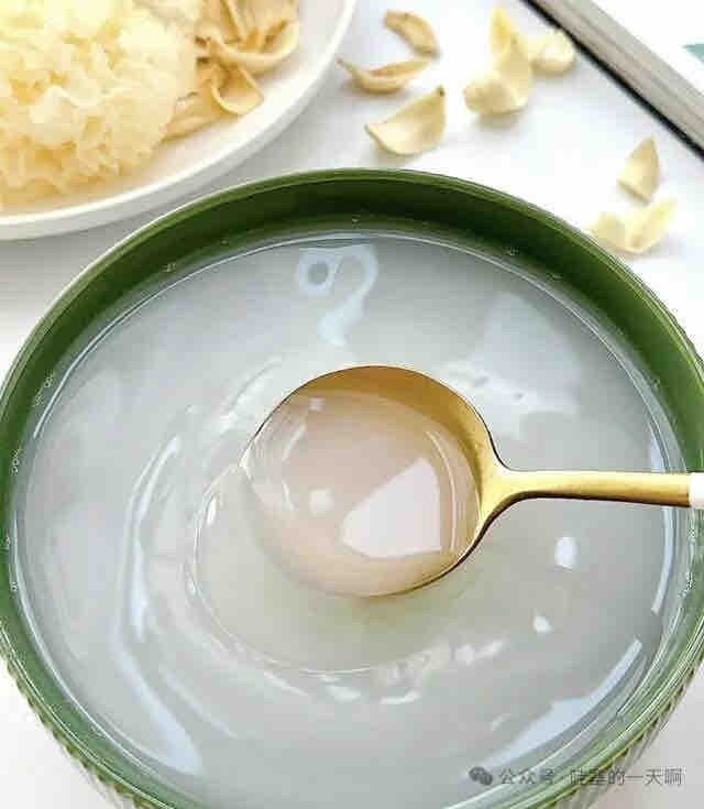 Chinese Yam / Snow fungus pear juice (warm/chilled)