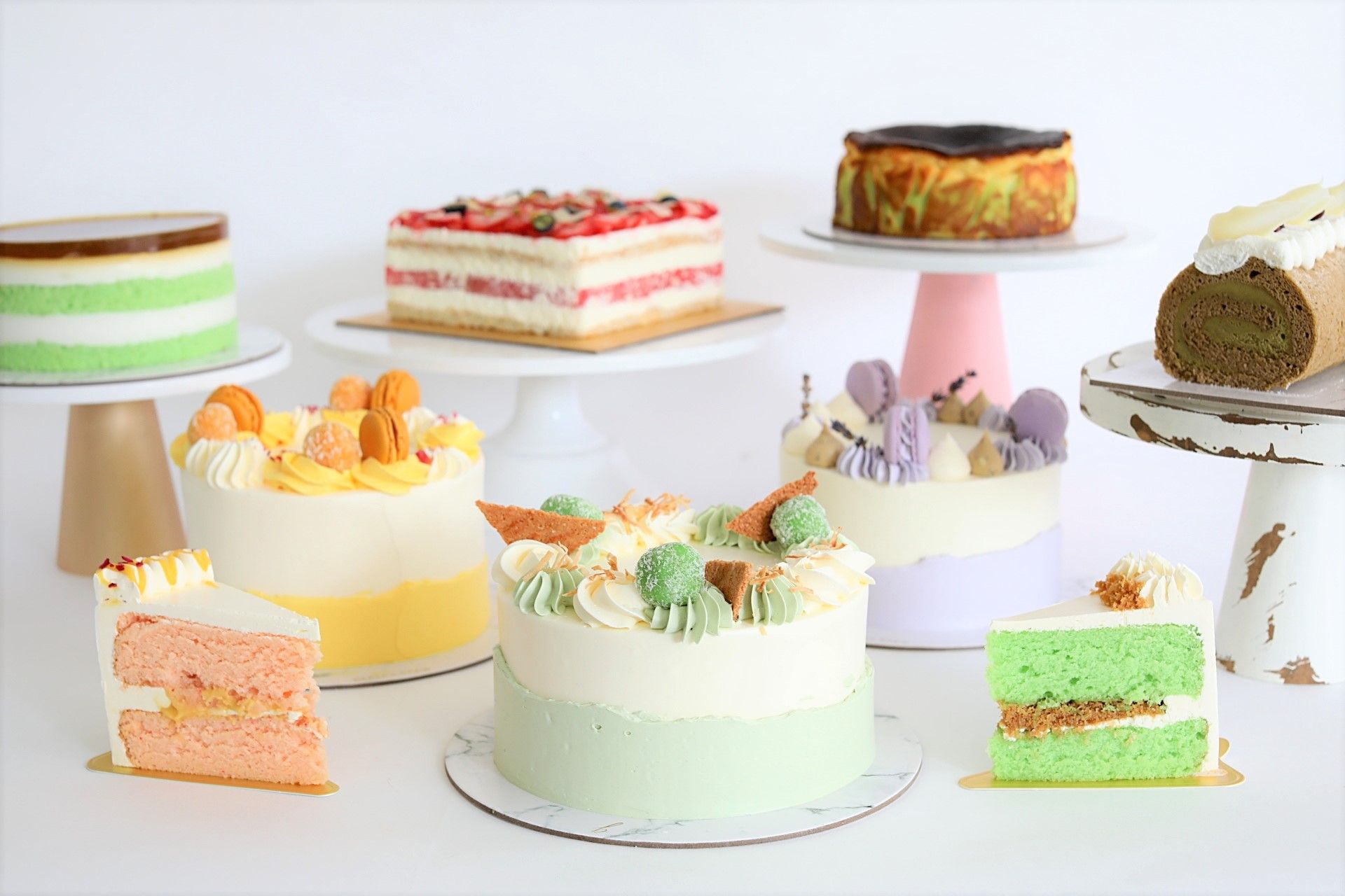 Surprise Cake Bundle 🍰