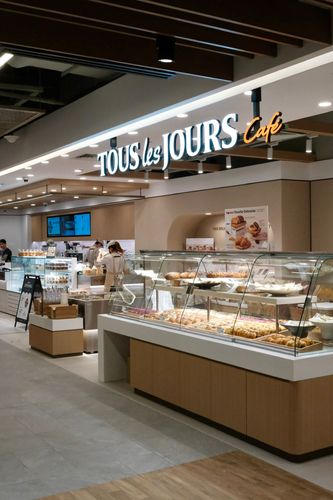 TOUS les JOURS - TANGS at Tang Plaza